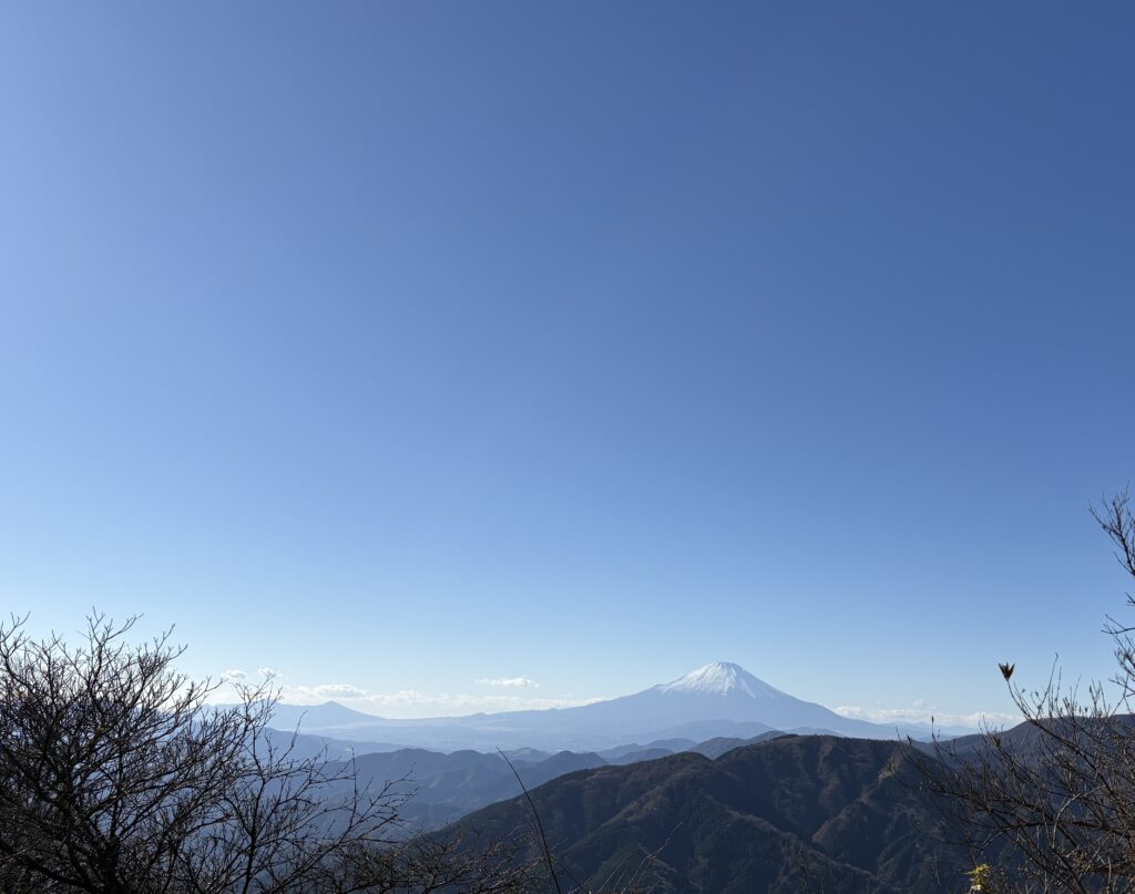 大山からのぞむ富士山